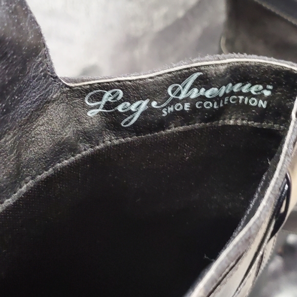 Leg Avenue Bandit Boots - Picture 5 of 5